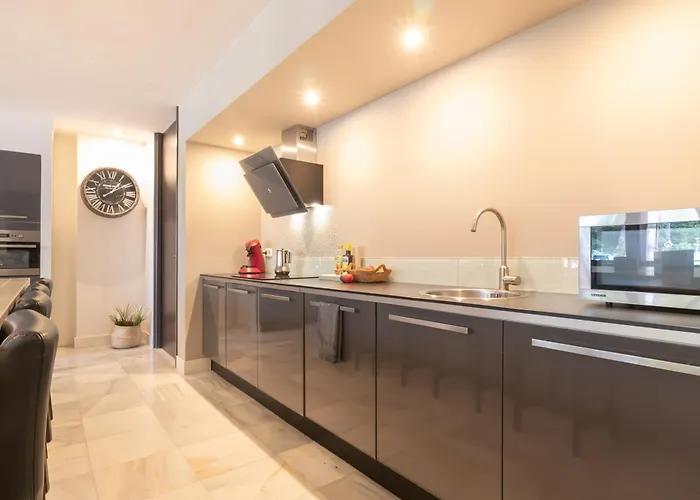 Διαμέρισμα Finally